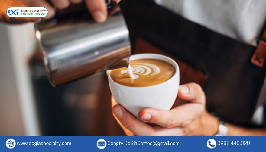 Vị của Latte không quá đậm, thành phần chính là cà phê Espresso, sữa nóng và bọt sữa theo tỷ lệ nhất định. Thường thì 1 ly Latte sẽ có lượng bọt sữa bằng 1/2 sữa nóng.