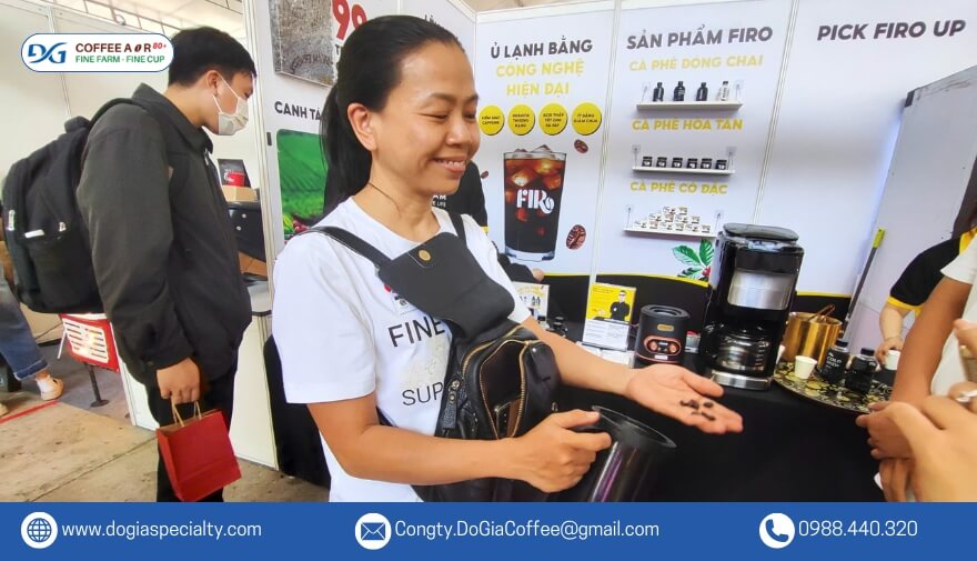 Lễ hội không chỉ là nơi giao lưu, mà còn mở ra nhiều cơ hội để người tham gia có thể học hỏi và trải nghiệm những kiến thức mới về cà phê.