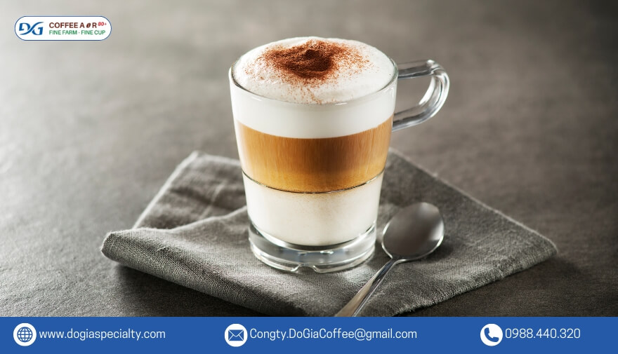 Để làm macchiato, bạn sẽ cần cà phê Espresso, sữa và kem