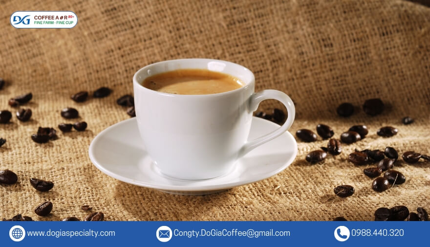 Trung bình, mỗi tách cà phê Robusta mang đến cho bạn 11% lượng vitamin B2 cần thiết cho cơ thể mỗi ngày.