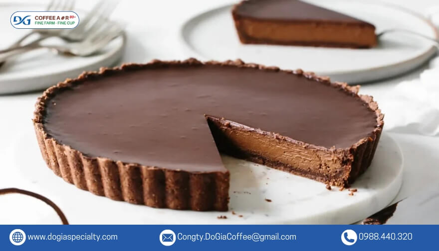 Bánh ăn kèm khi uống cà phê Chocolate tart