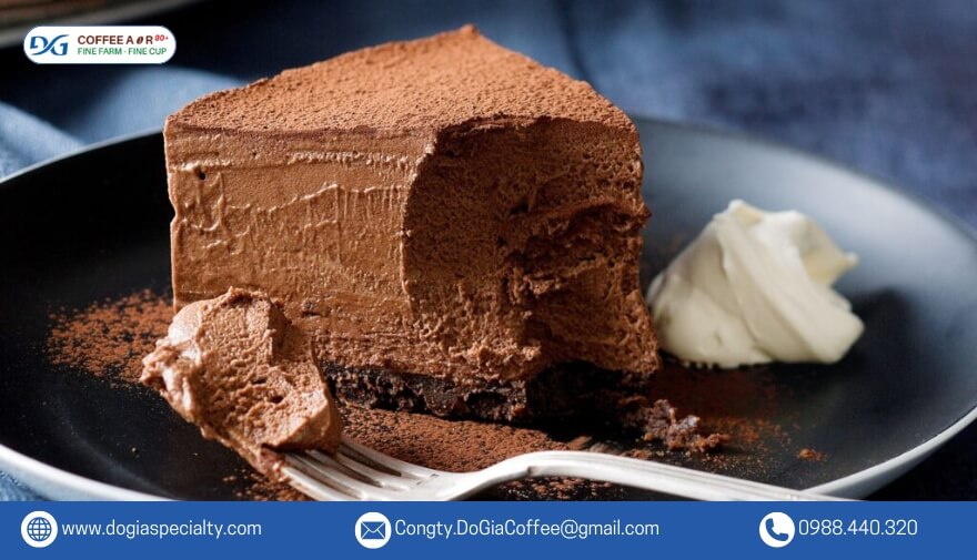 Bánh ăn kèm khi uống cà phê Mousse Cake
