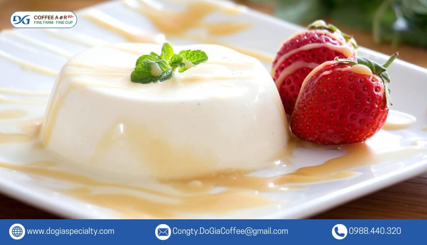Bánh ăn kèm khi uống cà phê Panna cotta